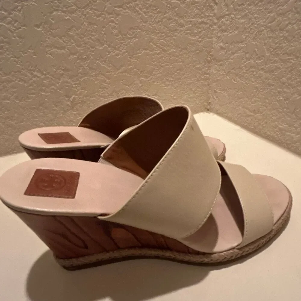 Tory Burch Women's Size 10 Double Strap Wedge Sandals Beige Coastal Old Money